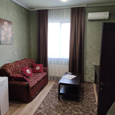 Mishel Plus Hotel Харков Екстериор снимка
