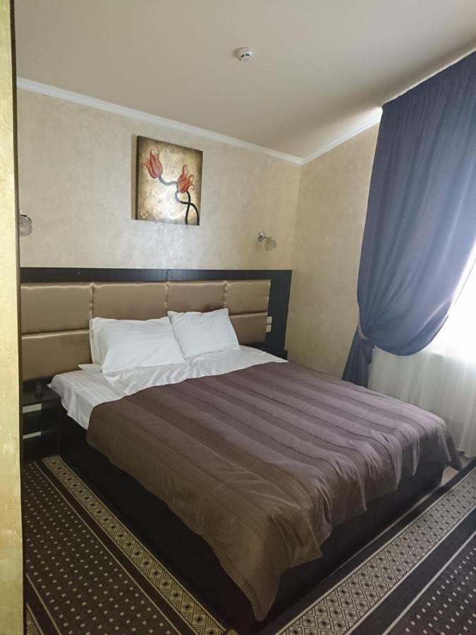 Mishel Plus Hotel Харков Екстериор снимка