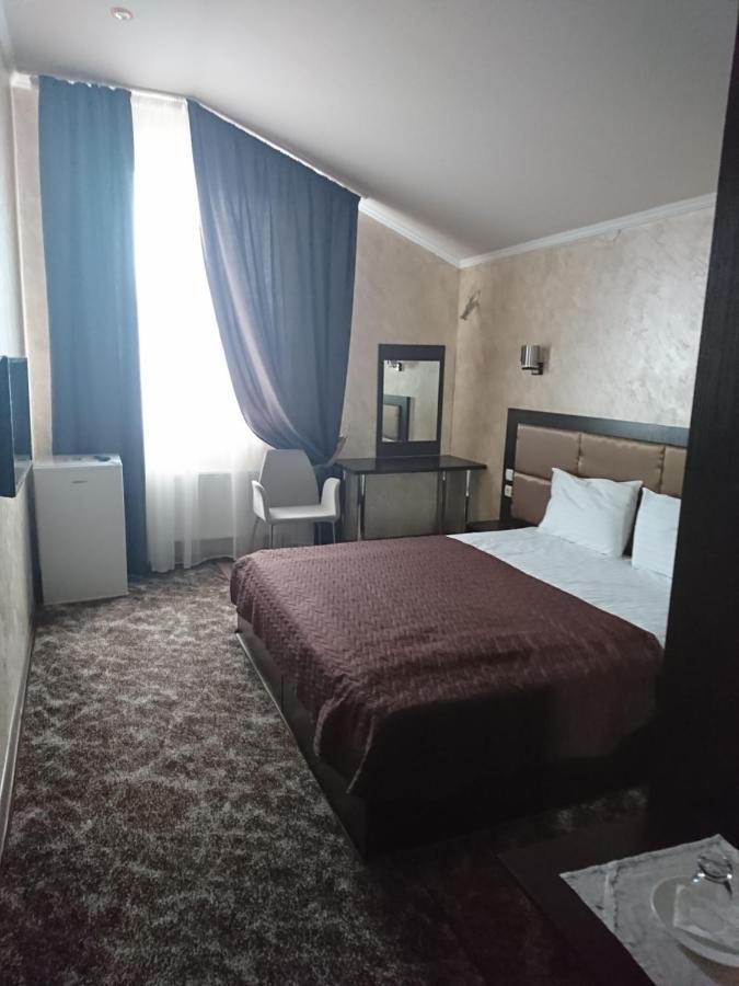 Mishel Plus Hotel Харков Екстериор снимка