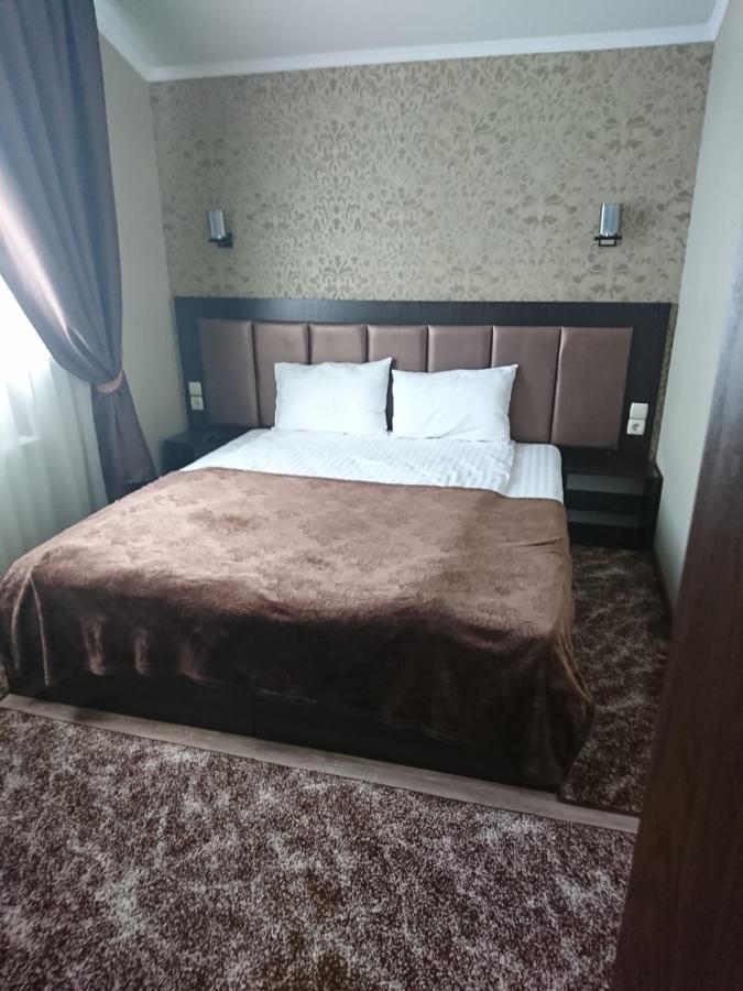 Mishel Plus Hotel Харков Екстериор снимка