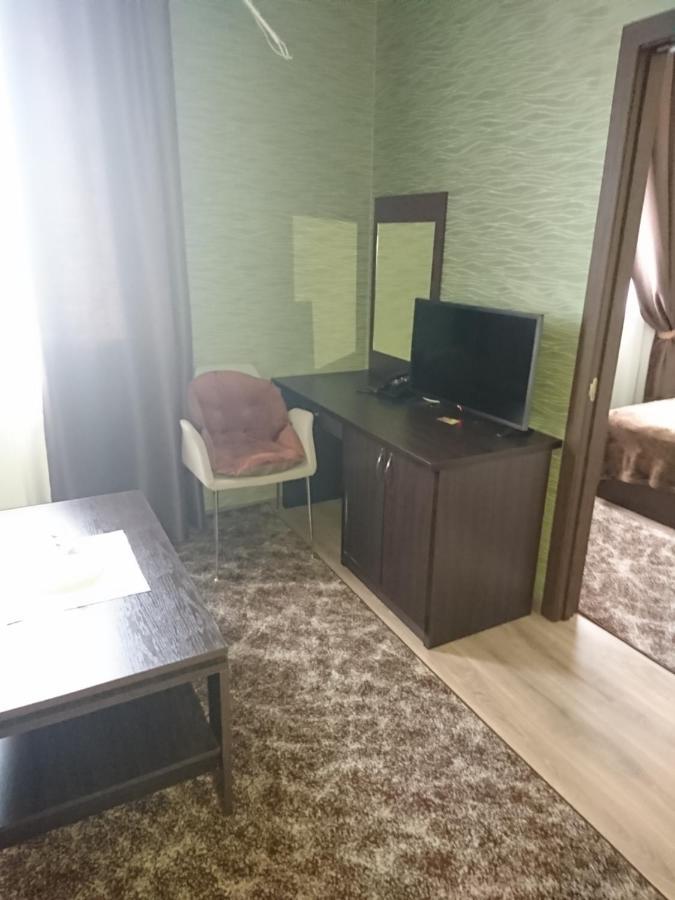 Mishel Plus Hotel Харков Екстериор снимка