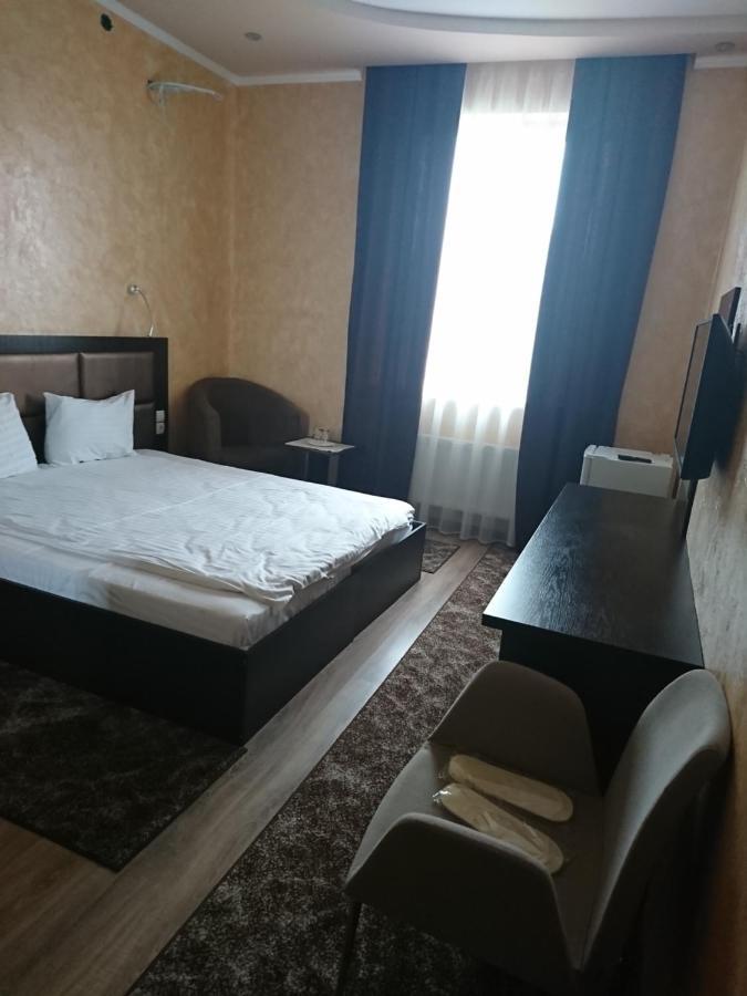 Mishel Plus Hotel Харков Екстериор снимка
