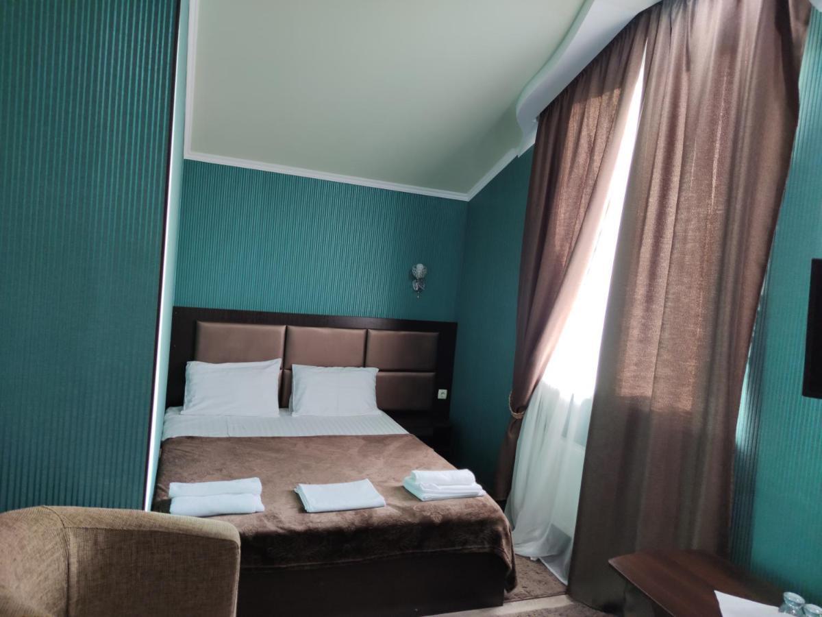 Mishel Plus Hotel Харков Екстериор снимка