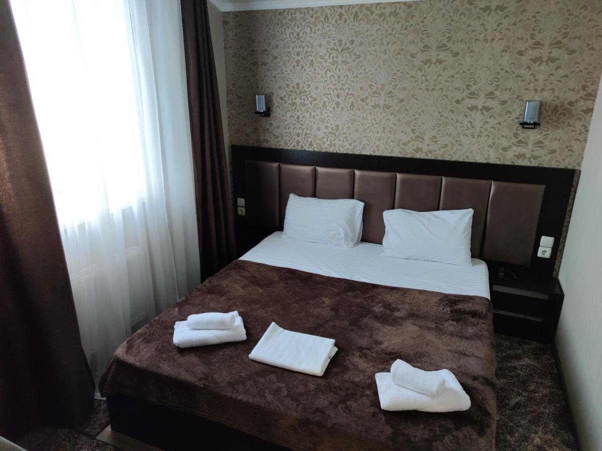 Mishel Plus Hotel Харков Екстериор снимка