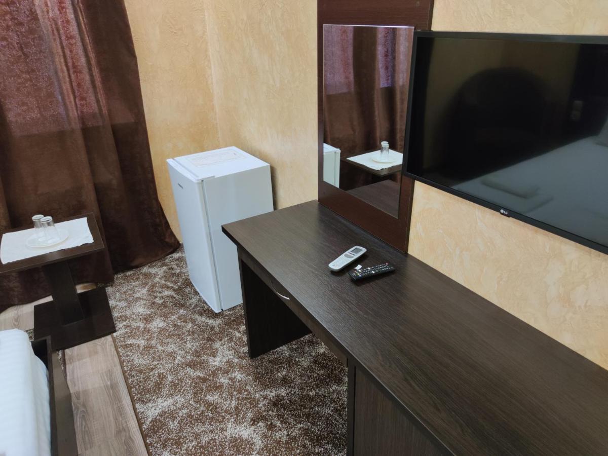 Mishel Plus Hotel Харков Екстериор снимка