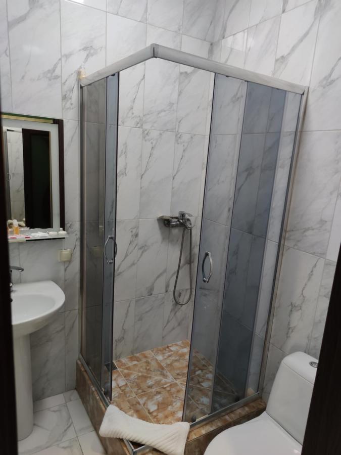 Mishel Plus Hotel Харков Екстериор снимка